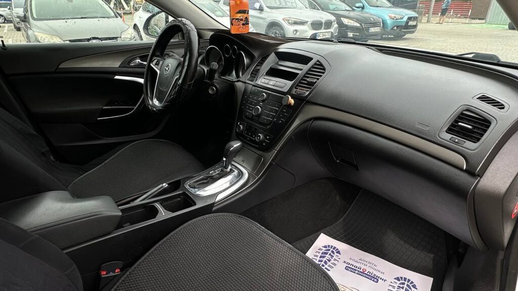 OPEL INSIGNIA 2012