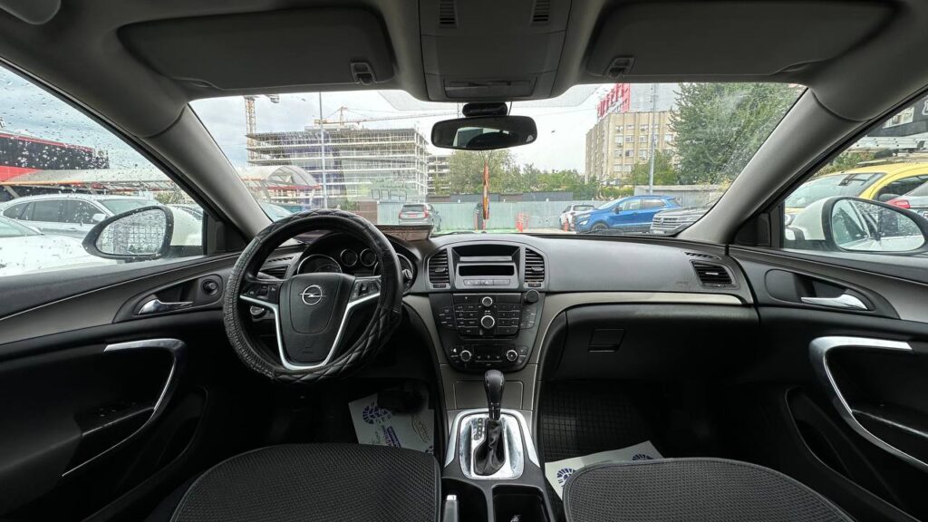 OPEL INSIGNIA 2012