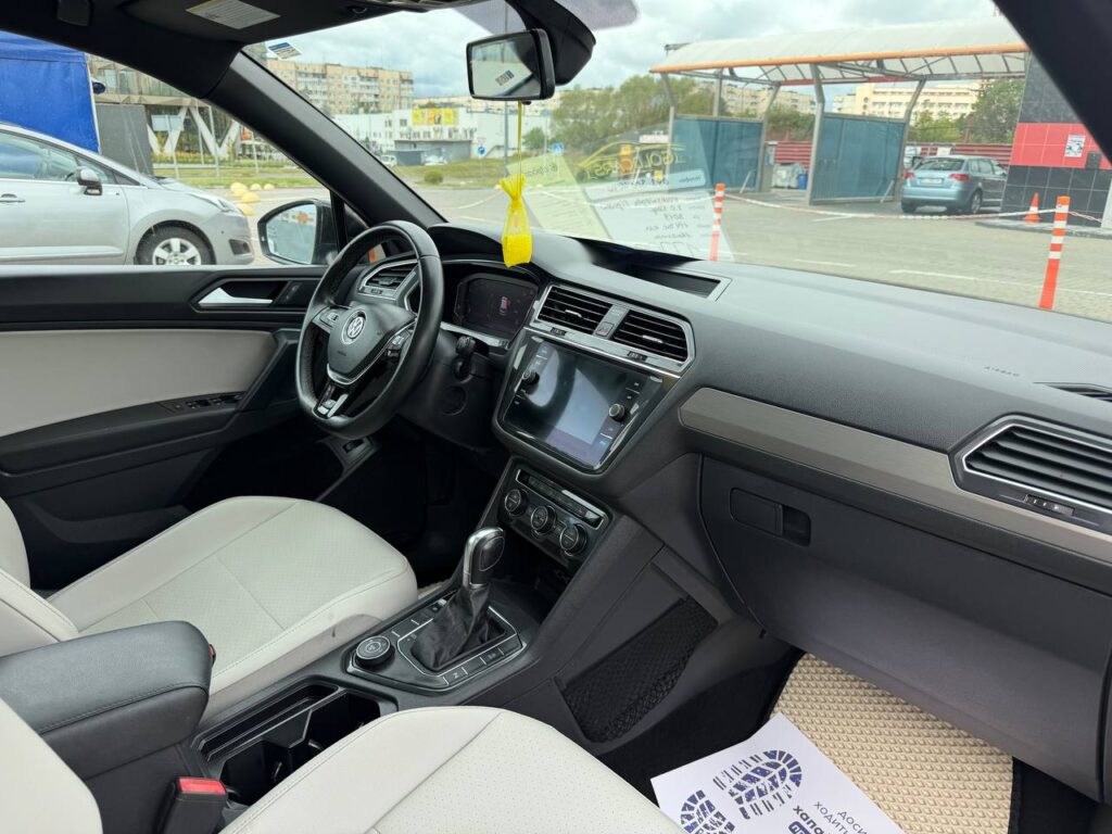 VOLKSWAGEN TIGUAN 2019