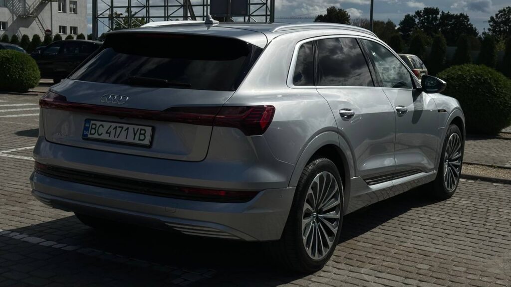 AUDI E-TRON 2019