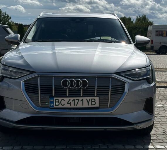 AUDI E-TRON 2019
