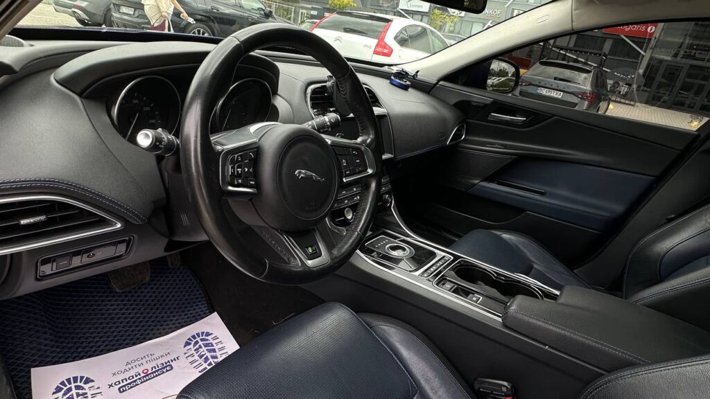 JAGUAR XE 2016