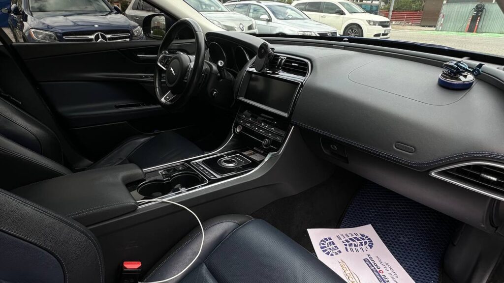 JAGUAR XE 2016