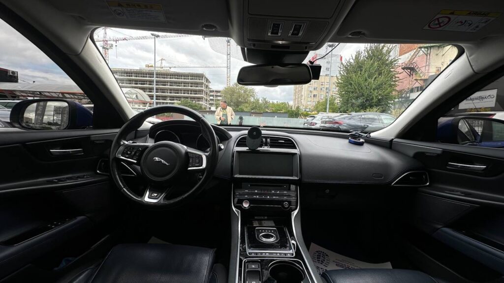 JAGUAR XE 2016
