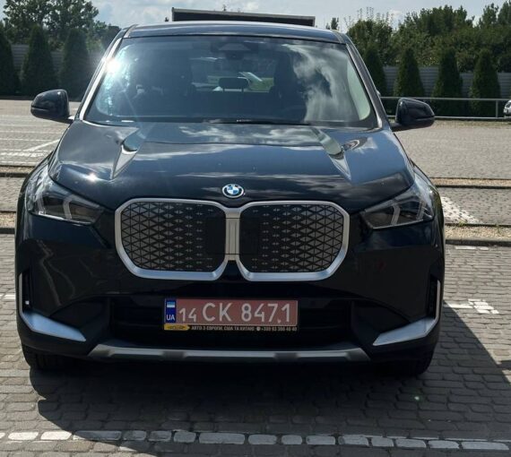 BMW IX1